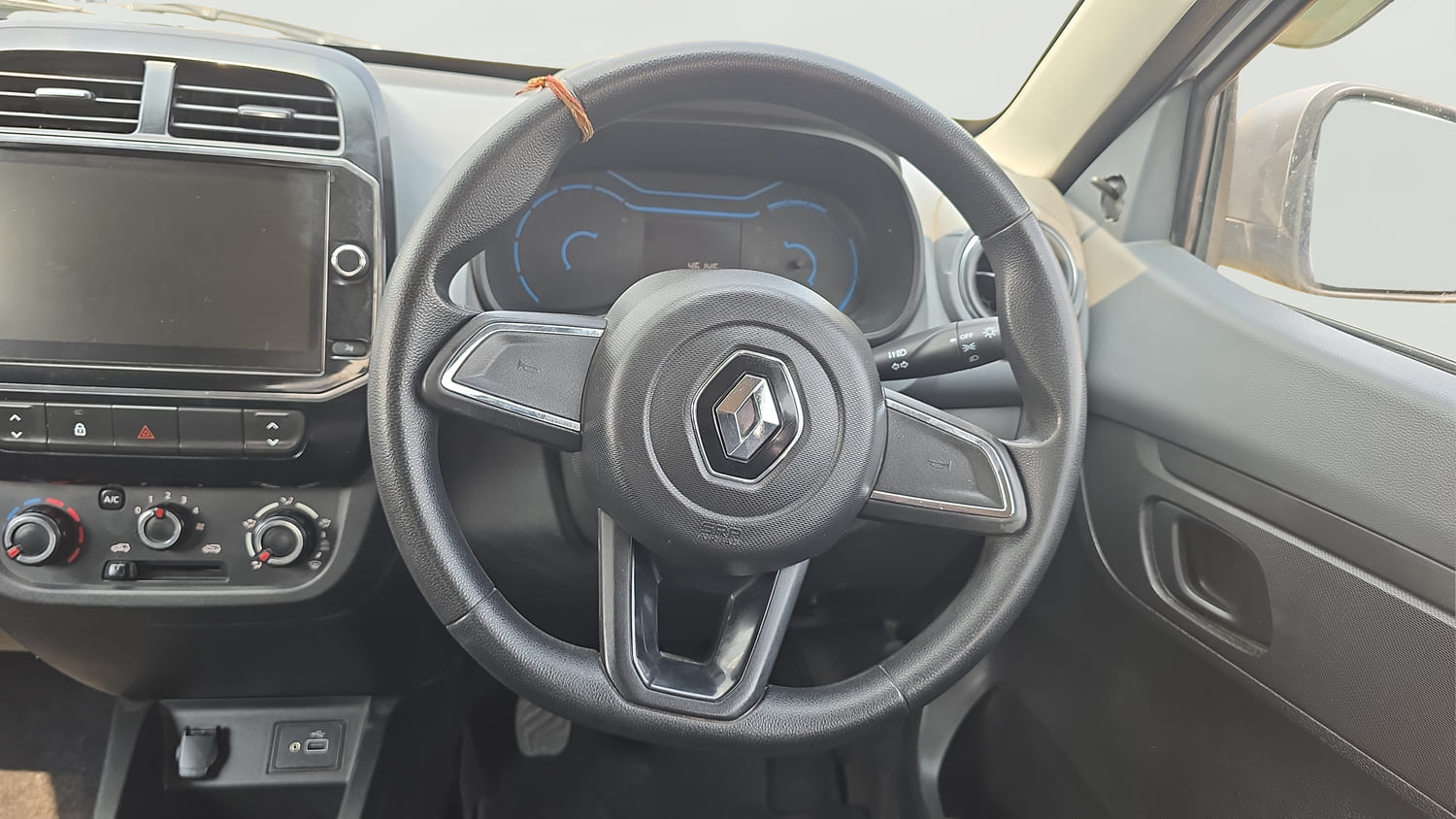 Used 2021 Renault Kwid RXT 1.0 Opt Petrol Manual interior STEERING VIEW