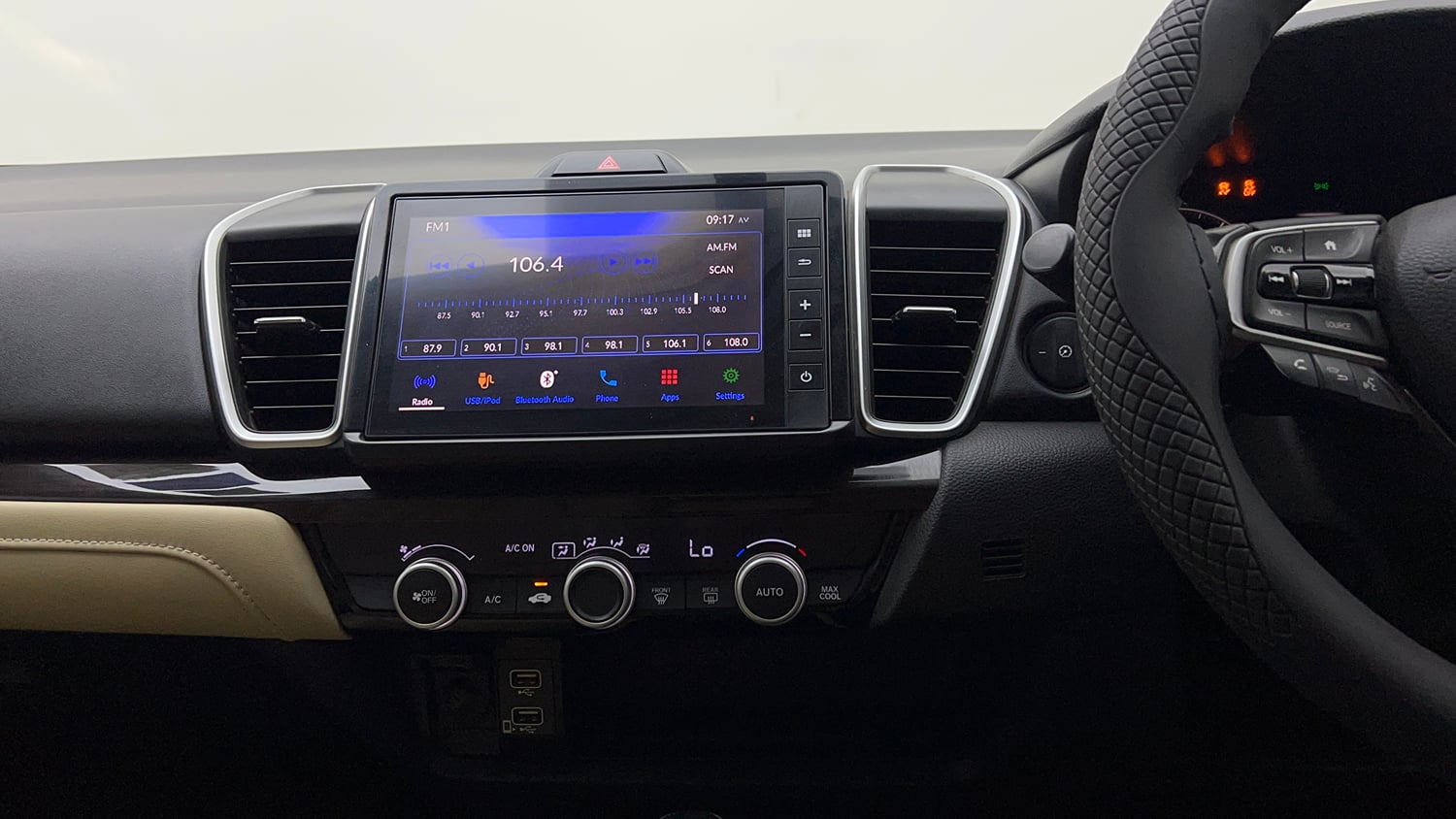 Used 2022 Honda City ZX CVT Petrol Petrol Automatic interior MUSIC SYSTEM & AC CONTROL VIEW