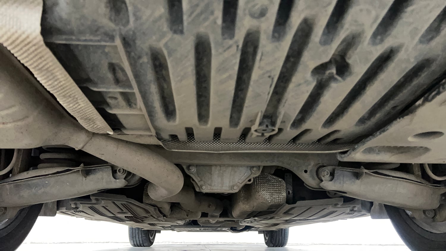 Used 2022 Mercedes-Benz E-Class E 220d Exclusive Diesel Automatic extra REAR UNDERBODY VIEW (TAKEN FROM REAR)