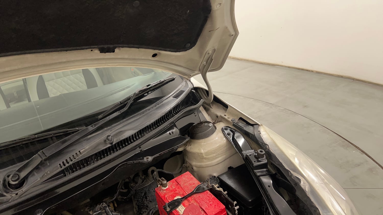 Used 2012 Maruti Suzuki Swift Dzire VXI Petrol Manual engine ENGINE LEFT SIDE HINGE & APRON VIEW
