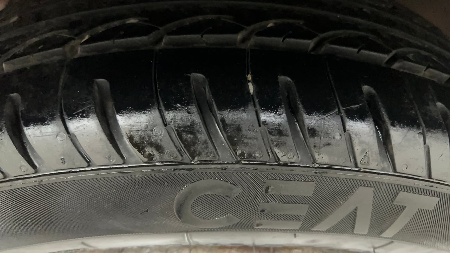 Used 2018 Hyundai Grand i10 Sportz 1.2 Kappa VTVT Petrol Manual tyres RIGHT REAR TYRE TREAD VIEW