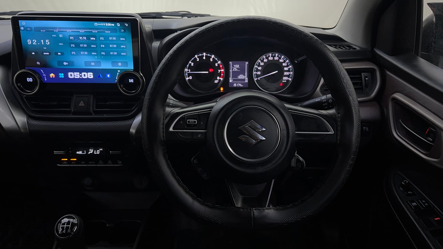 Used 2024 Maruti Suzuki Fronx Delta Plus 1.2L MT Petrol Manual top_features Steering mounted controls