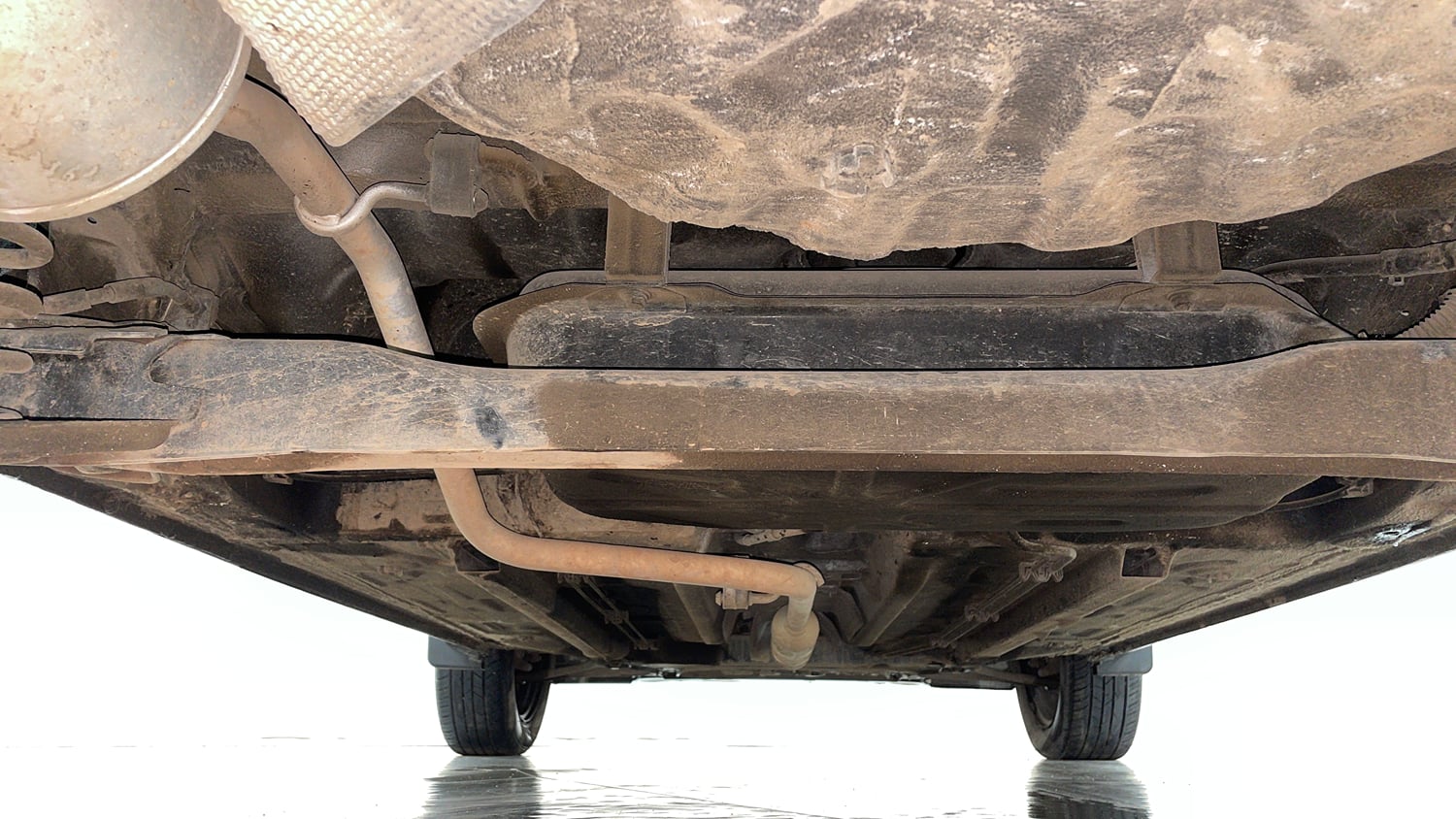 Used 2022 Renault Kiger RXE MT Petrol Manual extra REAR UNDERBODY VIEW (TAKEN FROM REAR)