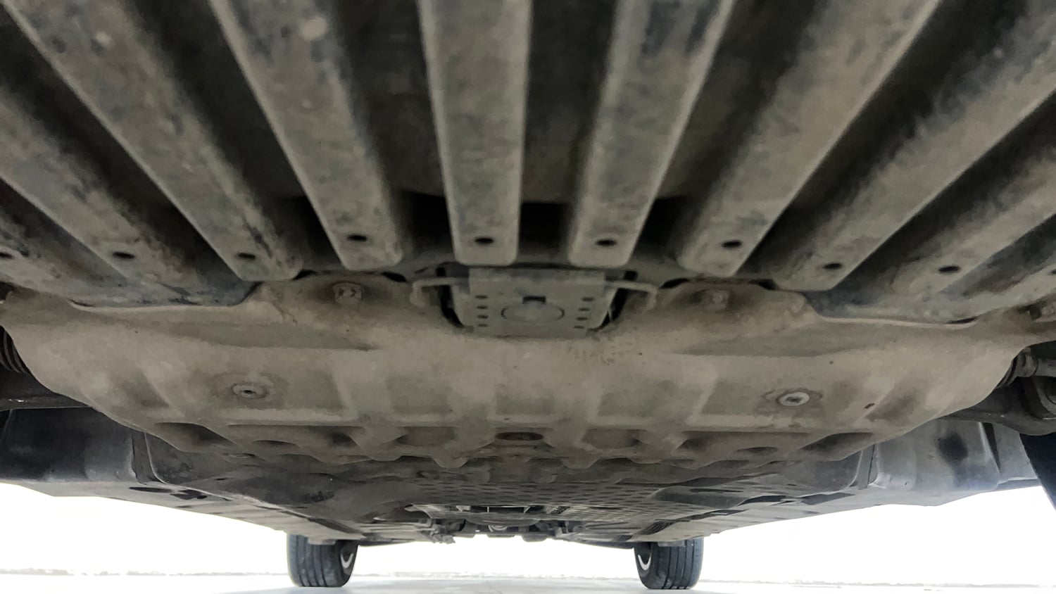Used 2022 Mercedes-Benz E-Class E 220d Exclusive Diesel Automatic extra FRONT LEFT UNDERBODY VIEW