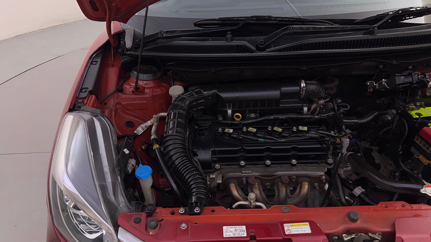 Used 2020 Maruti Suzuki Baleno Zeta Automatic Petrol Automatic engine ENGINE RIGHT SIDE HINGE & APRON VIEW