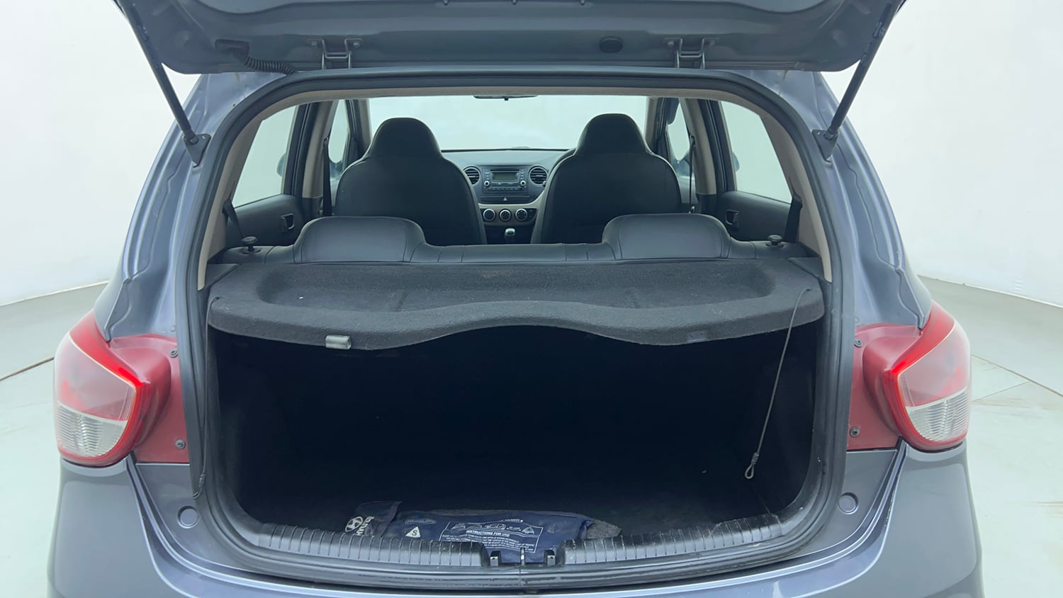 Used 2017 Hyundai Grand i10 Magna 1.2 Kappa VTVT Petrol Manual interior DICKY INSIDE VIEW