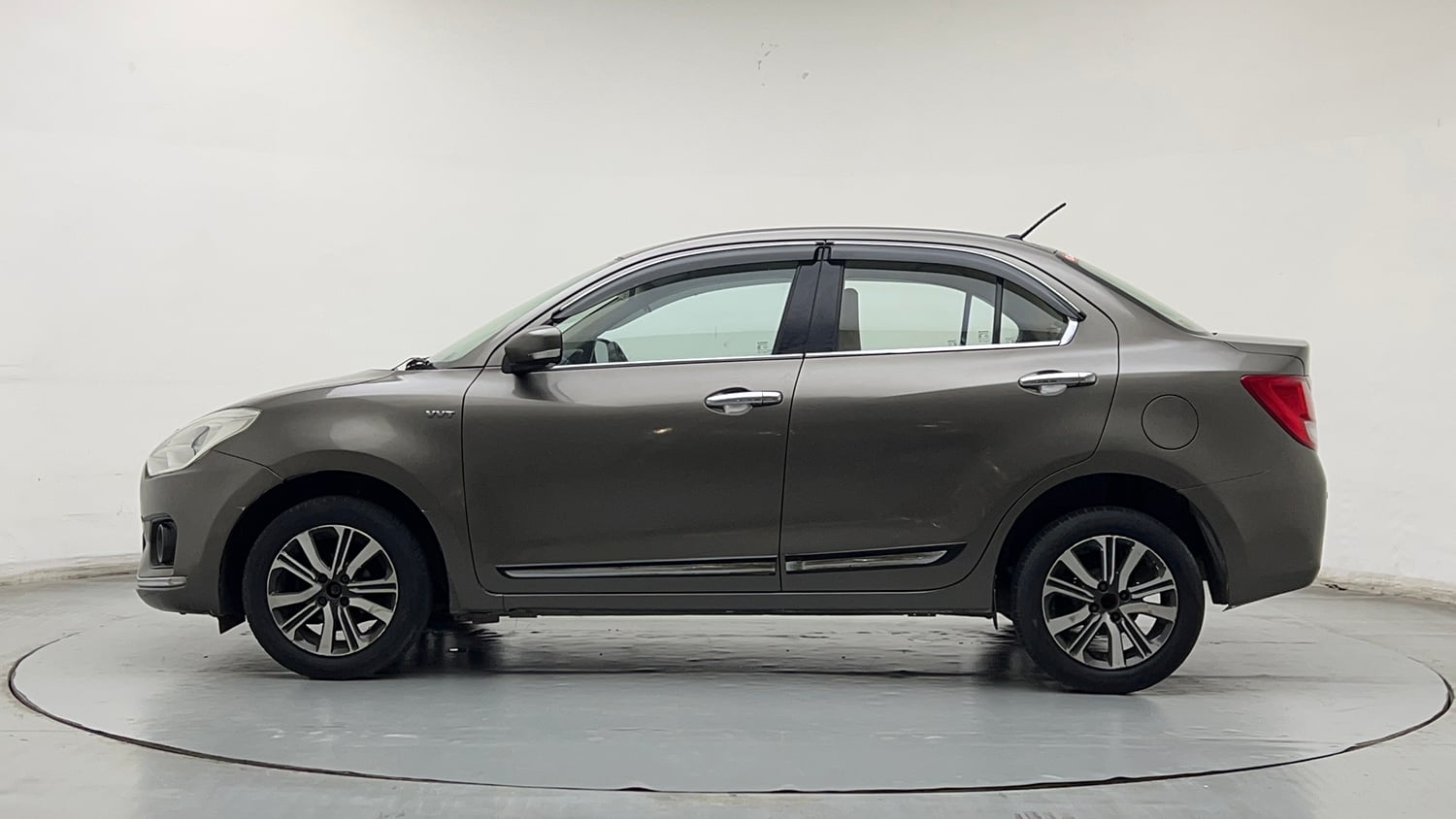 Used 2018 Maruti Suzuki Dzire VXi AMT Petrol Automatic exterior LEFT SIDE VIEW