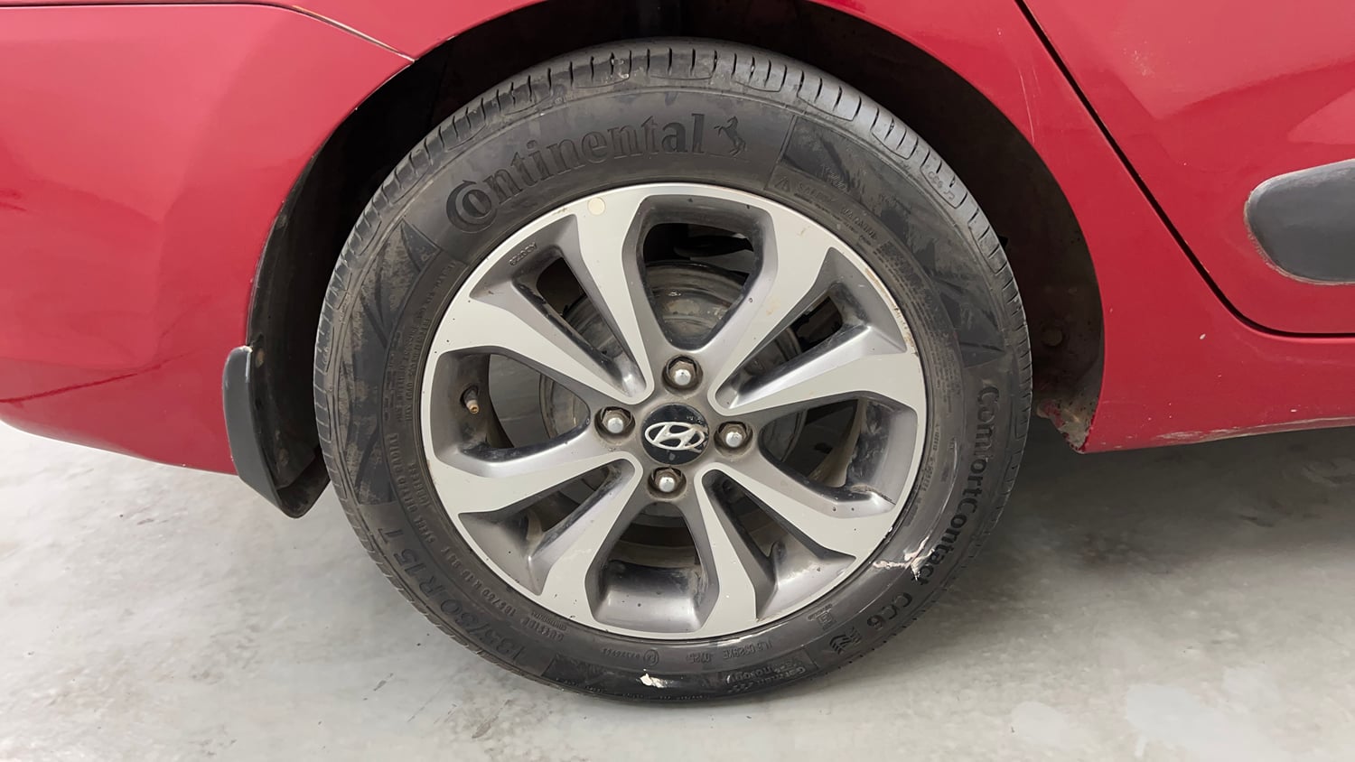 Used 2016 Hyundai Xcent SX 1.2 (O) Petrol Manual tyres RIGHT REAR TYRE RIM VIEW