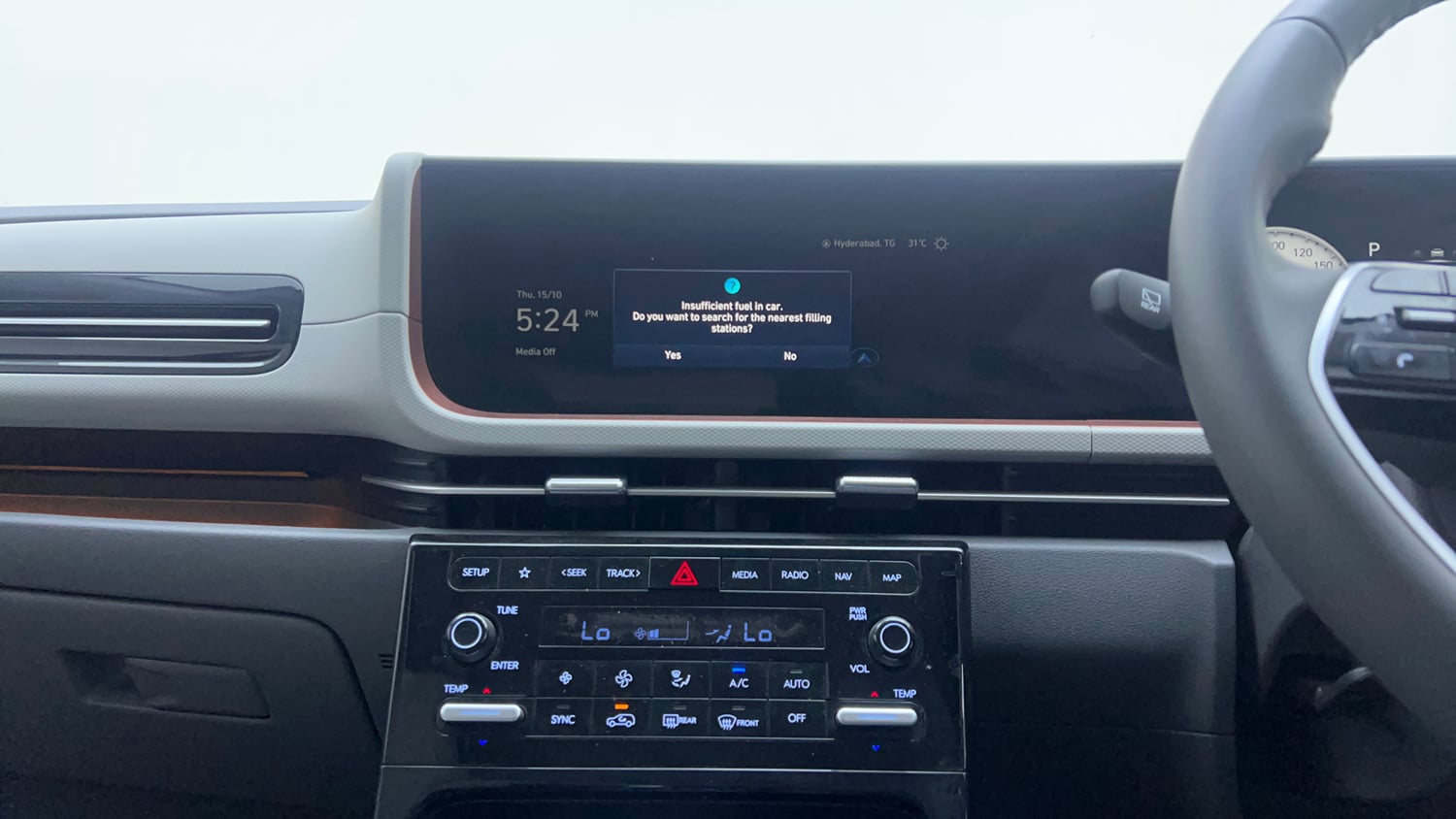 Used 2025 Hyundai Creta 1.5 MPi Petrol IVT SX(O) Petrol Automatic interior MUSIC SYSTEM & AC CONTROL VIEW