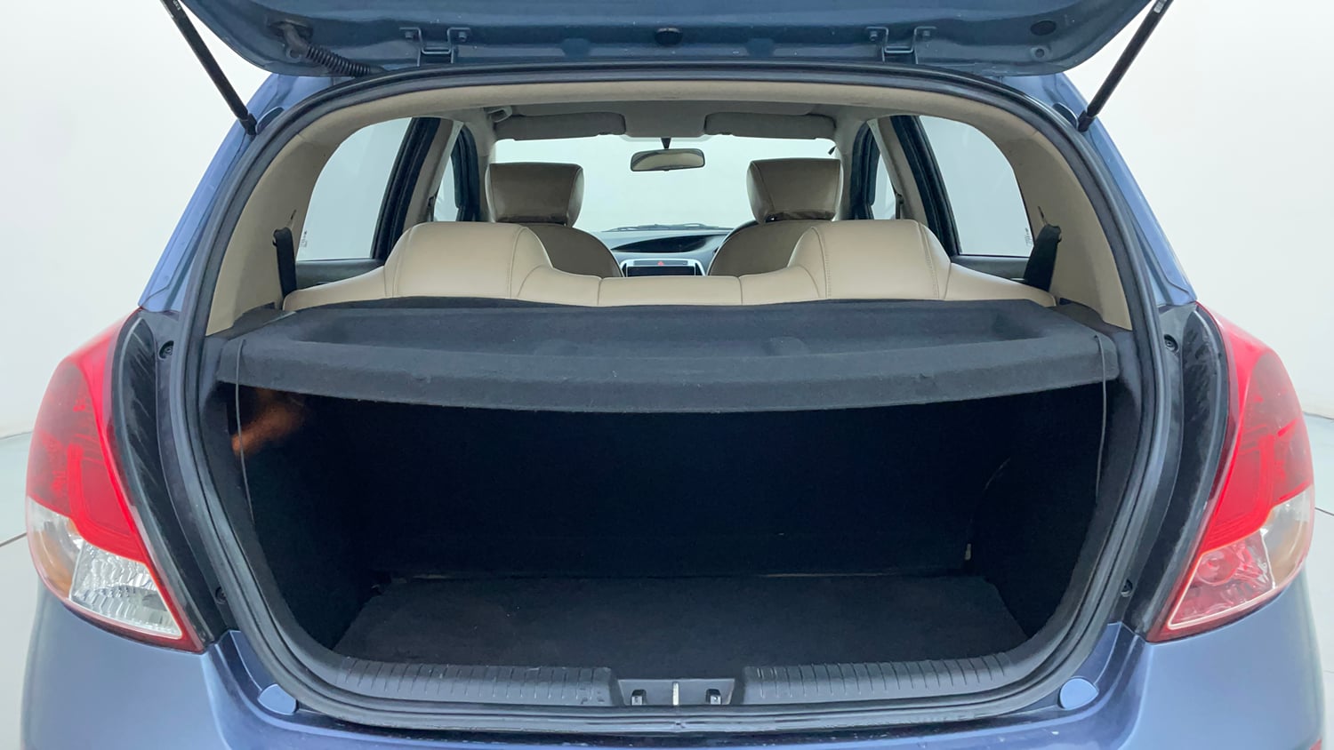 Used 2013 Hyundai i20 Magna (O) 1.2 Petrol Manual interior DICKY INSIDE VIEW