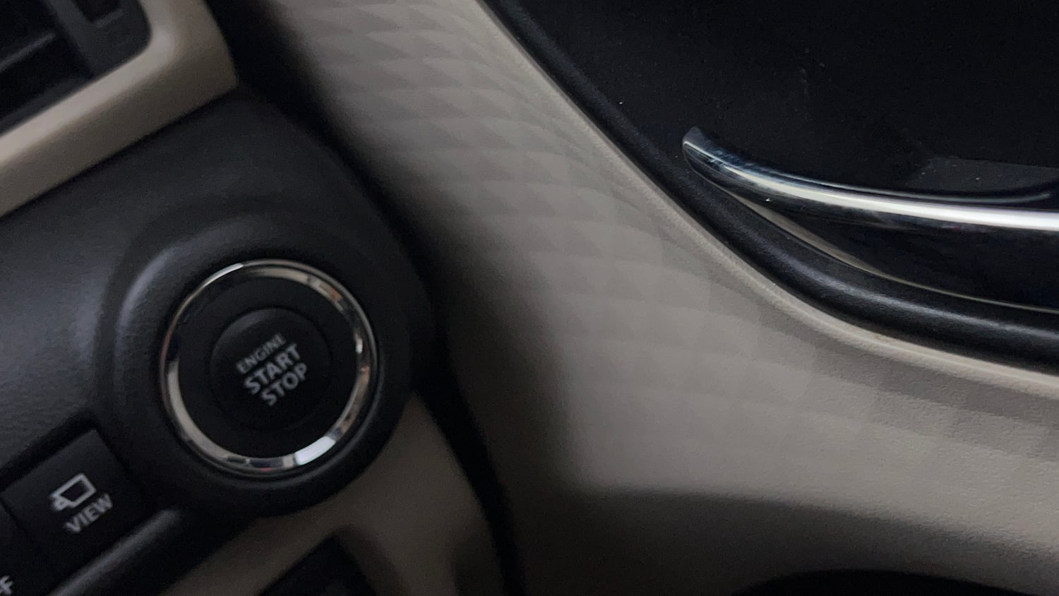 Used 2025 Maruti Suzuki Dzire ZXi Plus Petrol Manual top_features Keyless start