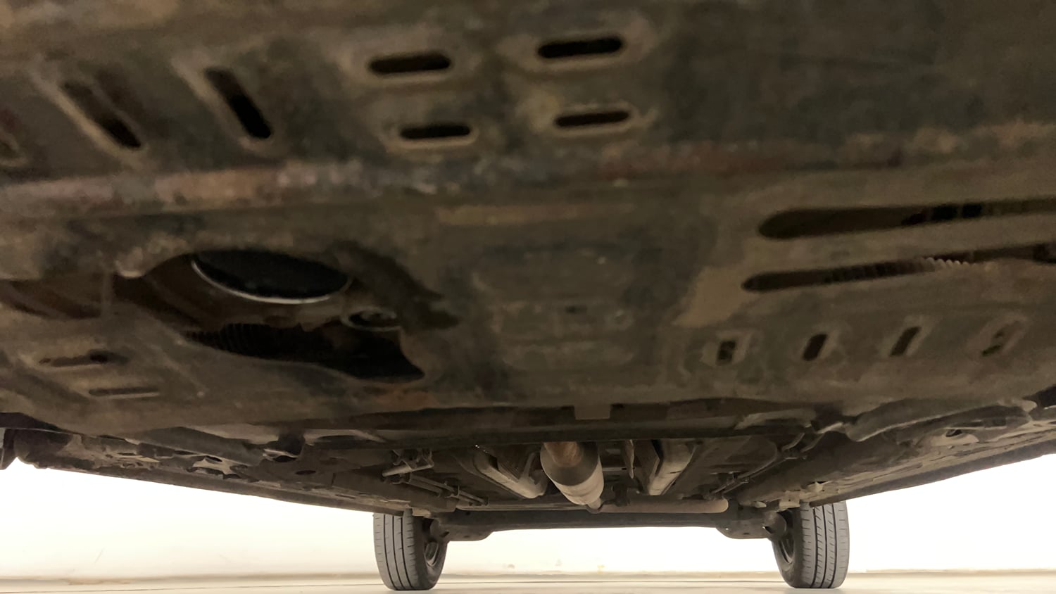 Used 2022 Renault Triber RXZ Petrol Manual extra FRONT LEFT UNDERBODY VIEW