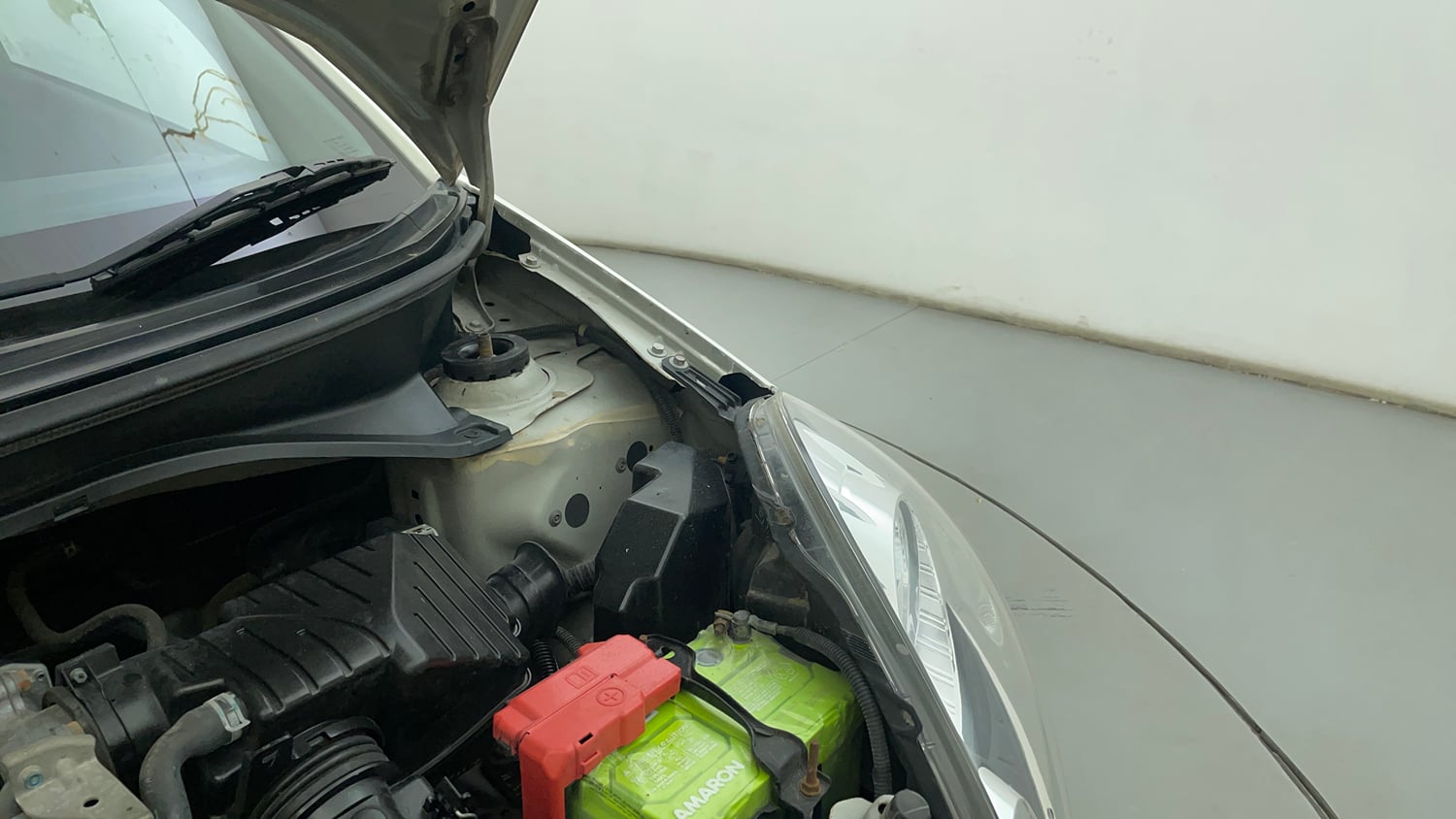 Used 2014 Honda Brio S MT Petrol Manual engine ENGINE LEFT SIDE HINGE & APRON VIEW