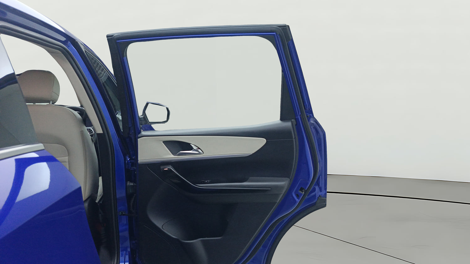 Used 2022 Mahindra XUV700 AX 7 Petrol AT 7 STR Petrol Automatic interior RIGHT REAR DOOR OPEN VIEW