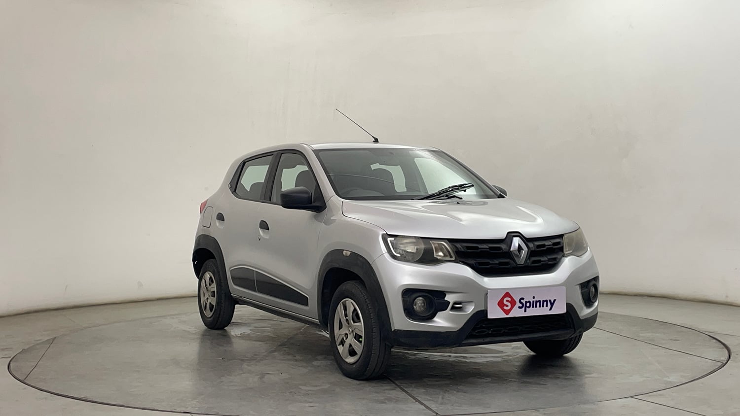 Used 2017 Renault Kwid RXT Petrol Manual exterior RIGHT FRONT CORNER VIEW