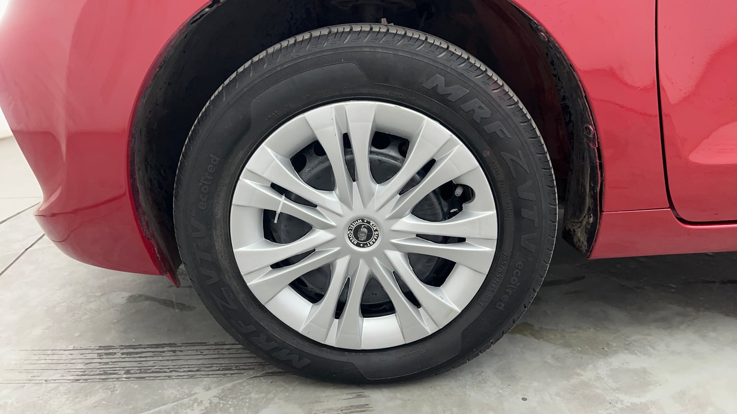 Used 2019 Maruti Suzuki Baleno Delta Petrol Manual tyres LEFT FRONT TYRE RIM VIEW