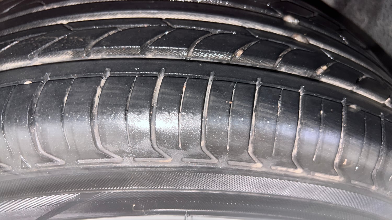 Used 2016 Ford Figo Aspire Titanium 1.2 Ti-VCT Petrol Manual tyres LEFT REAR TYRE TREAD VIEW