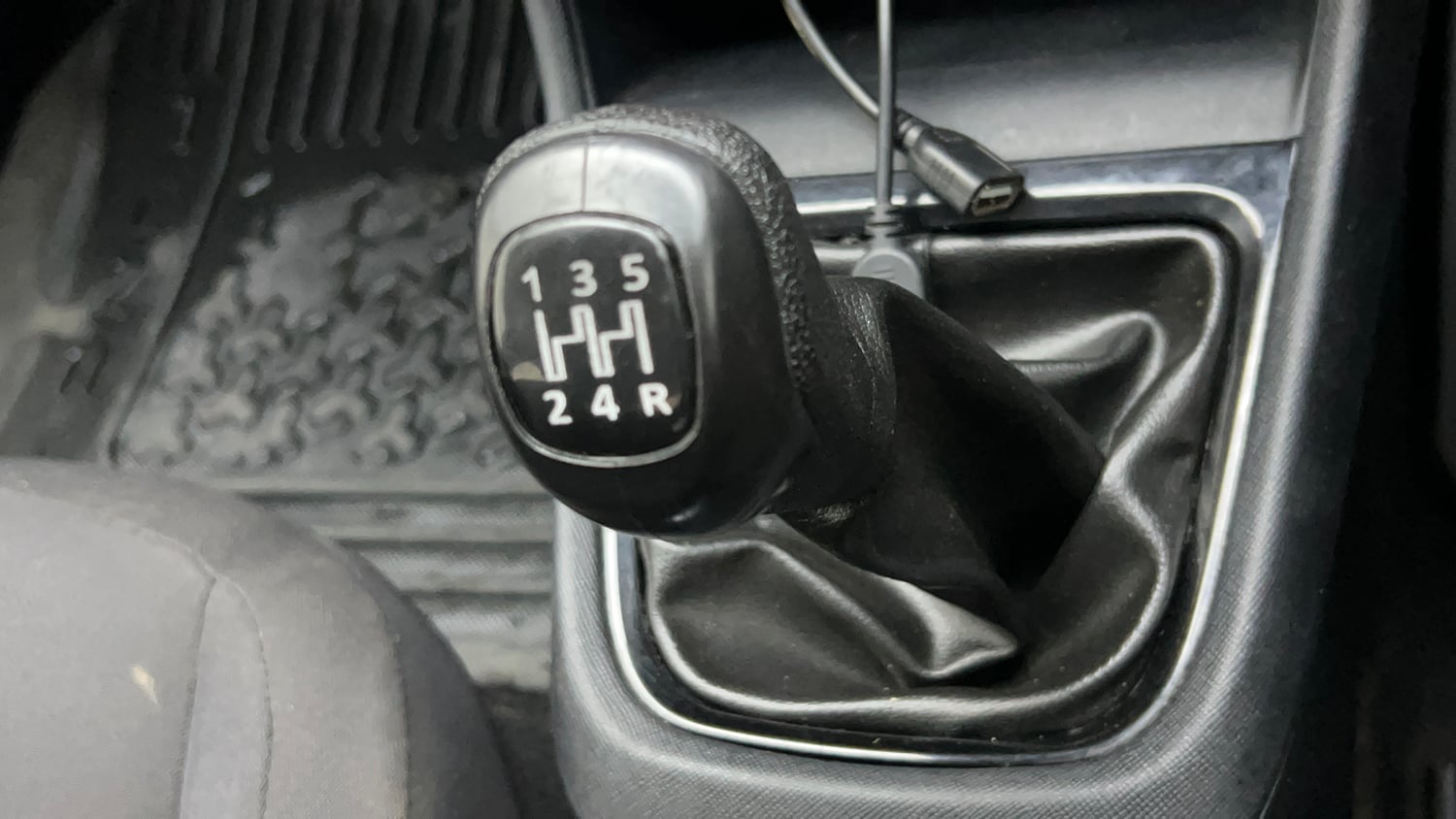 Used 2023 Tata Punch Pure MT Petrol Manual interior GEAR  KNOB VIEW