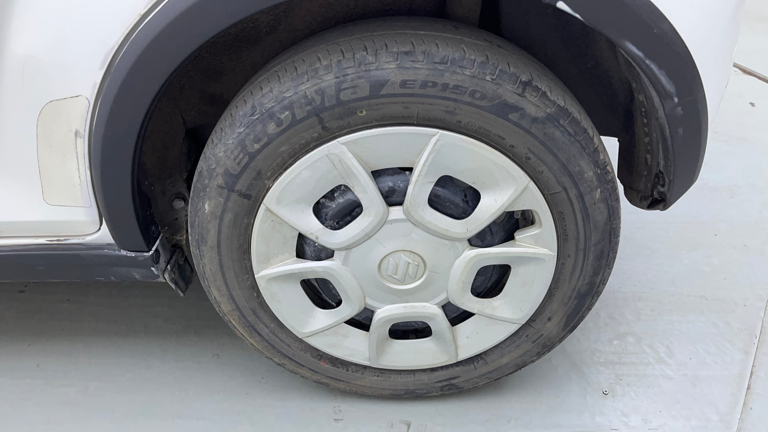 Used 2022 Maruti Suzuki Ignis Delta 1.2 AMT Petrol Automatic tyres LEFT REAR TYRE RIM VIEW