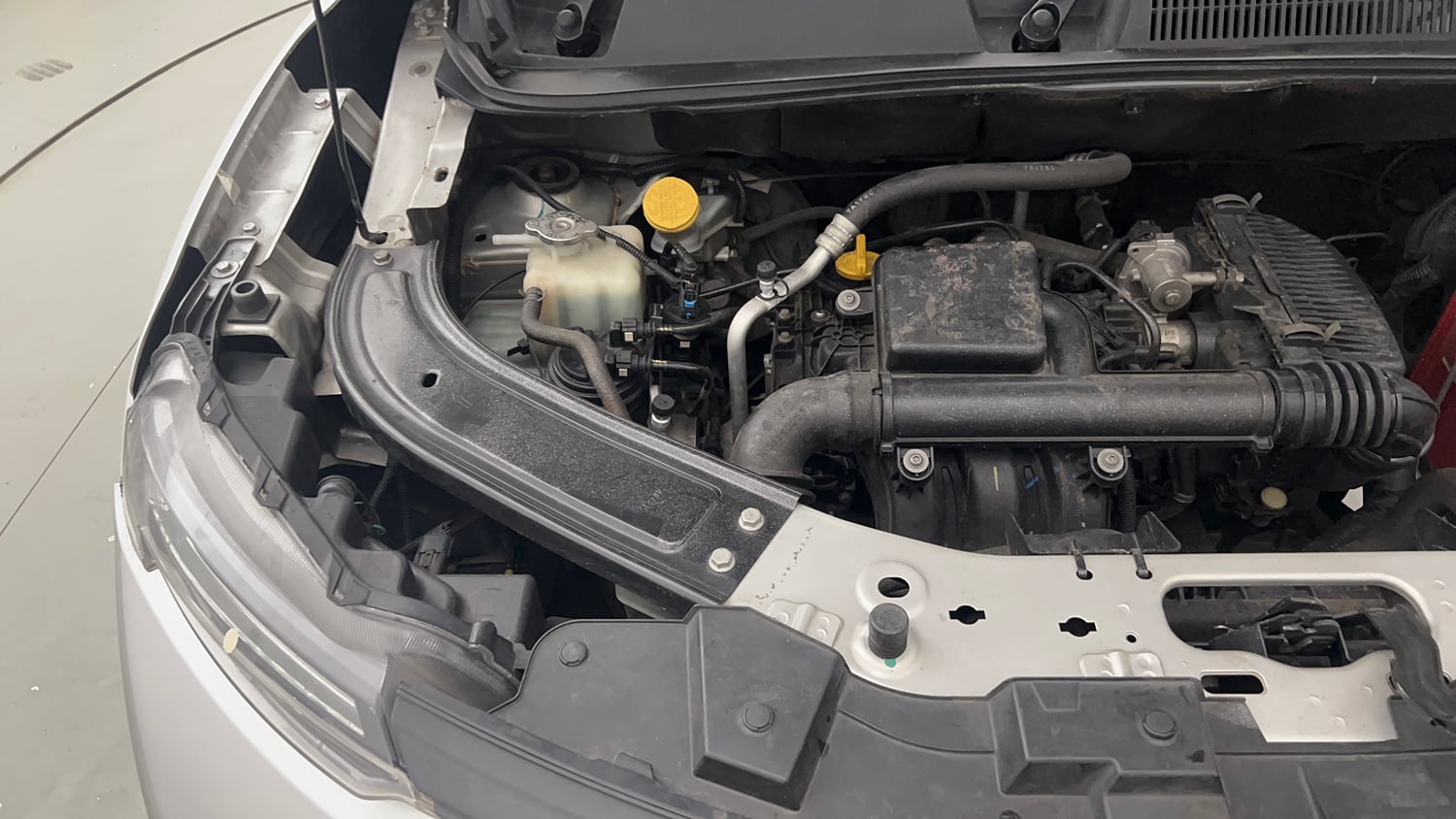 Used 2022 Renault Kiger RXT MT Petrol Manual engine ENGINE RIGHT SIDE VIEW