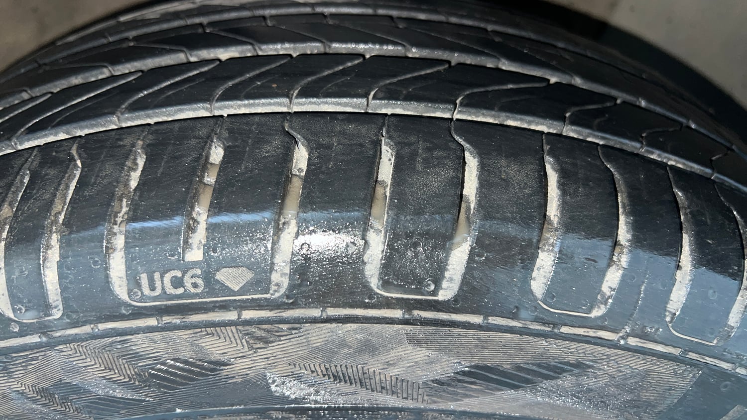 Used 2018 Hyundai Verna SX (O) 1.6 VTVT AT Petrol Automatic tyres RIGHT FRONT TYRE TREAD VIEW