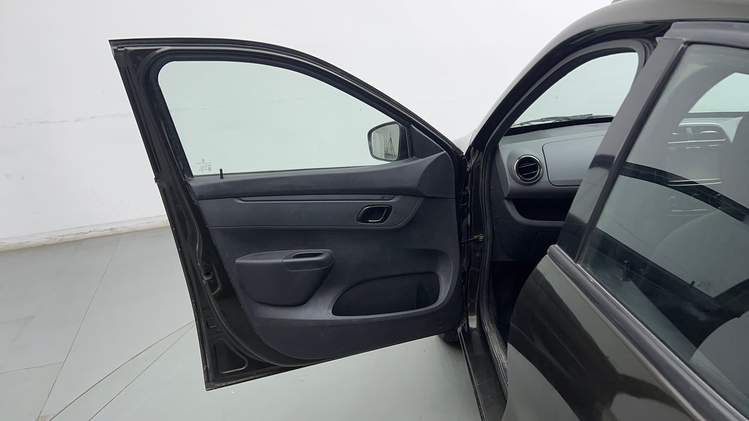 Used 2016 Renault Kwid RXT Petrol Manual interior LEFT FRONT DOOR OPEN VIEW