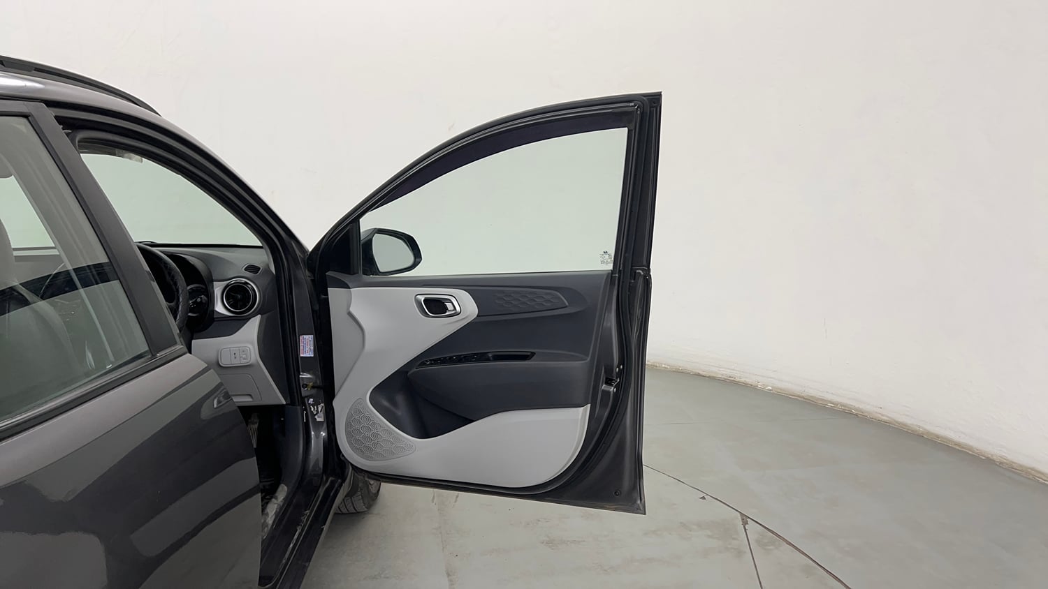 Used 2020 Hyundai Grand i10 Nios Sportz 1.2 Kappa VTVT CNG Cng Manual interior RIGHT FRONT DOOR OPEN VIEW