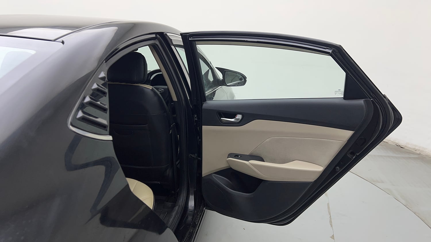 Used 2018 Hyundai Verna SX (O) 1.6 VTVT AT Petrol Automatic interior RIGHT REAR DOOR OPEN VIEW