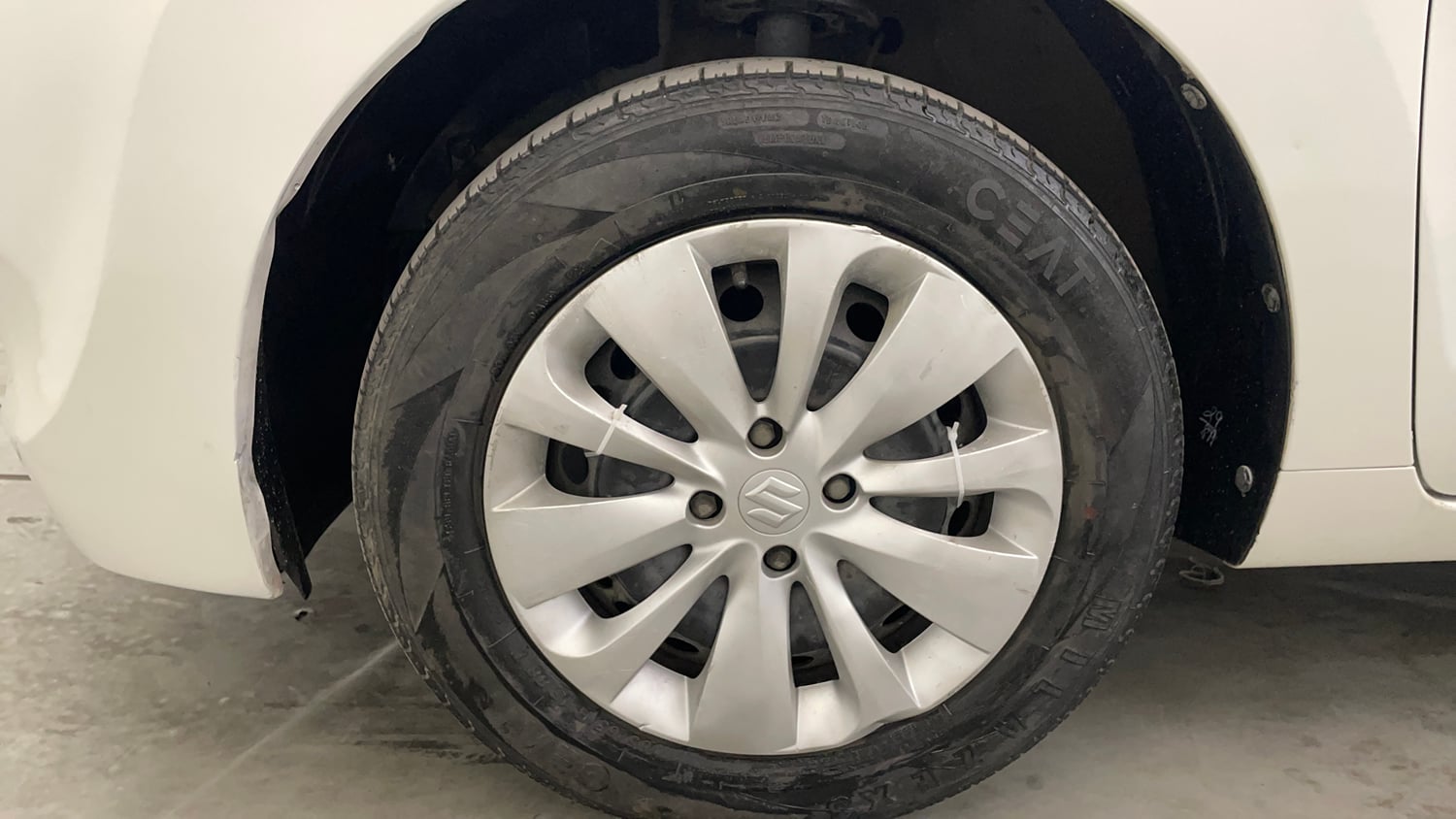 Used 2017 Maruti Suzuki Baleno Delta 1.2 Petrol Manual tyres LEFT FRONT TYRE RIM VIEW