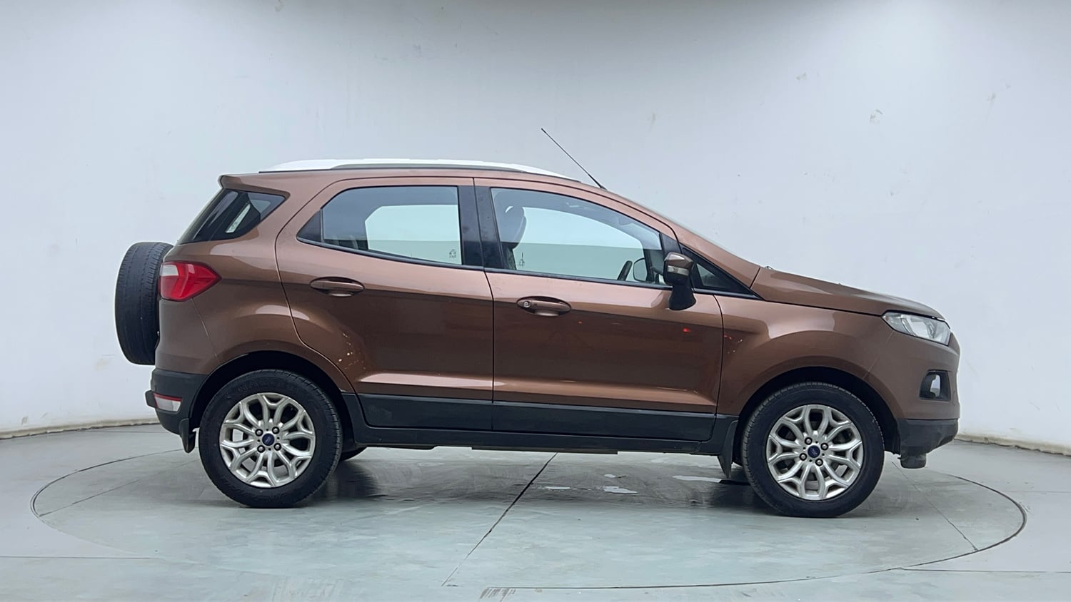 Used 2016 Ford EcoSport Titanium 1.5L Ti-VCT AT Petrol Automatic exterior RIGHT SIDE VIEW