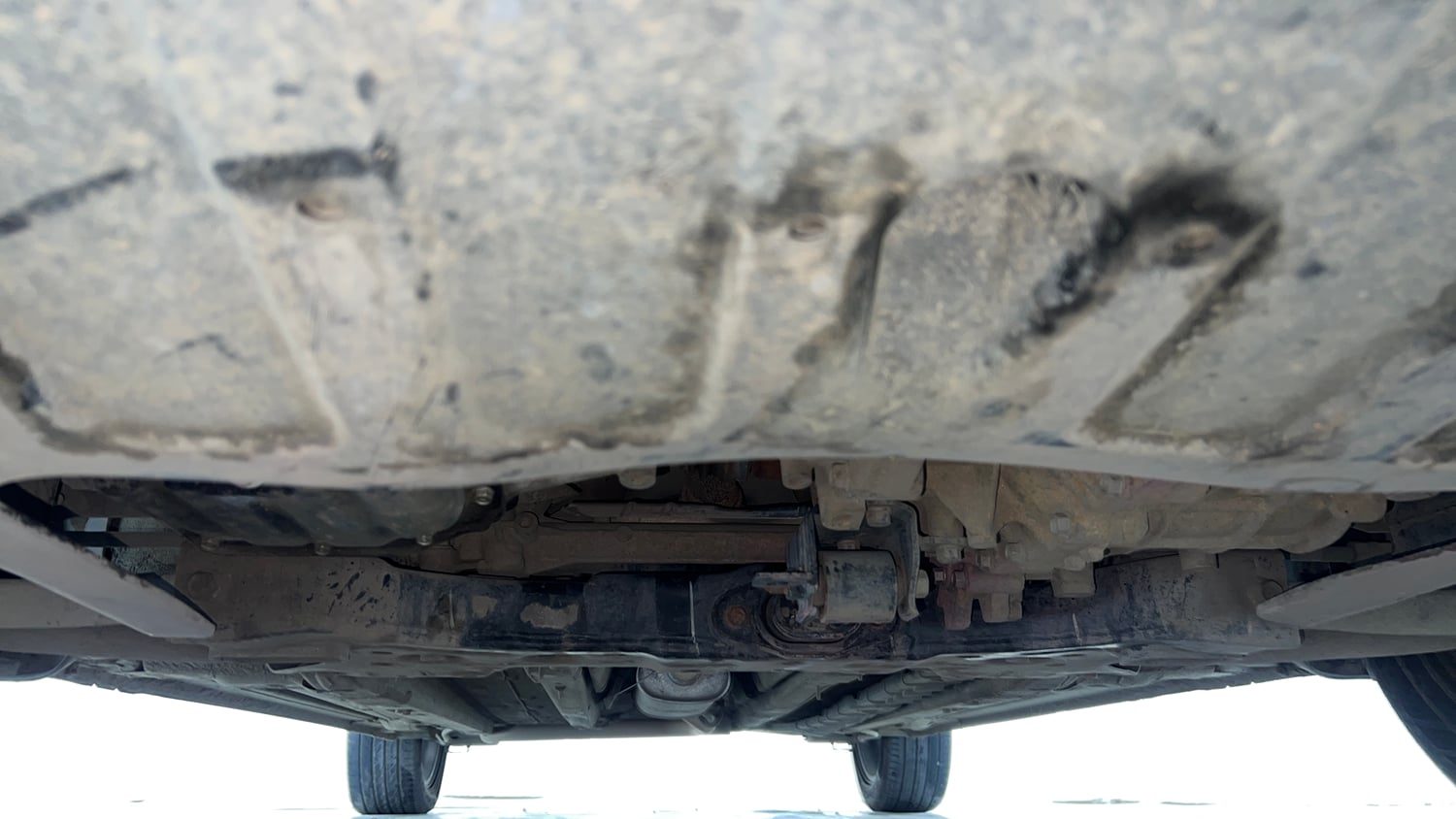 Used 2018 Hyundai Verna SX (O) 1.6 VTVT AT Petrol Automatic extra FRONT LEFT UNDERBODY VIEW