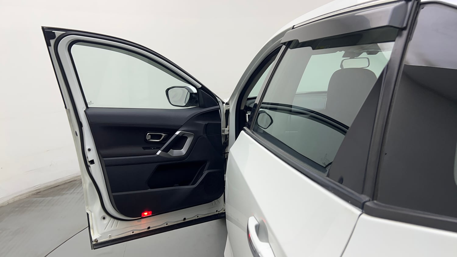 Used 2022 Tata Harrier XT Diesel Manual interior LEFT FRONT DOOR OPEN VIEW