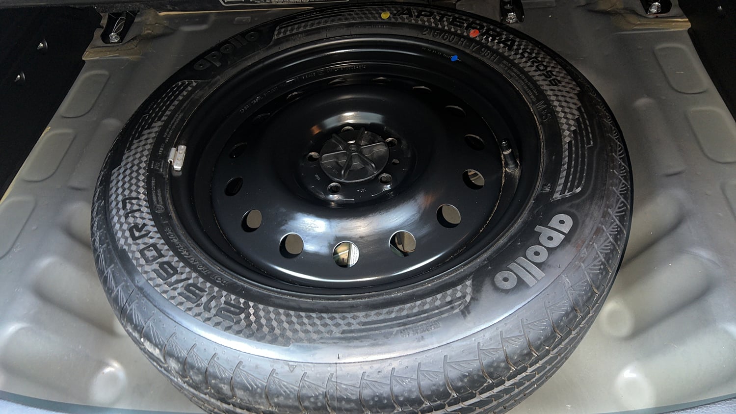 Used 2023 Maruti Suzuki Grand Vitara Delta Smart Hybrid AT Petrol Automatic tyres SPARE TYRE VIEW