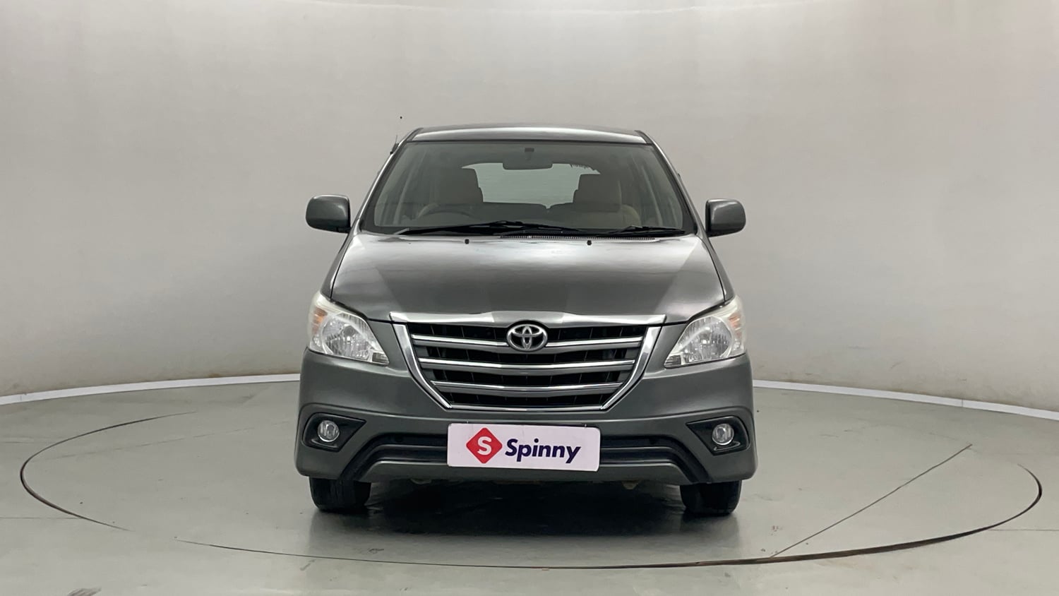 Used 2013 Toyota Innova 2.5 GX 8 STR BS-III Diesel Manual exterior FRONT VIEW