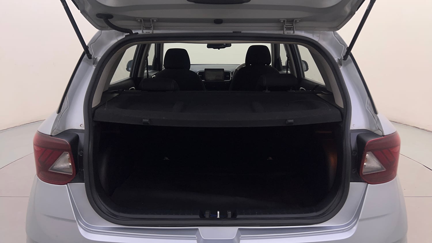 Used 2019 Hyundai Venue SX Plus 1.0 Turbo DCT Petrol Automatic interior DICKY INSIDE VIEW