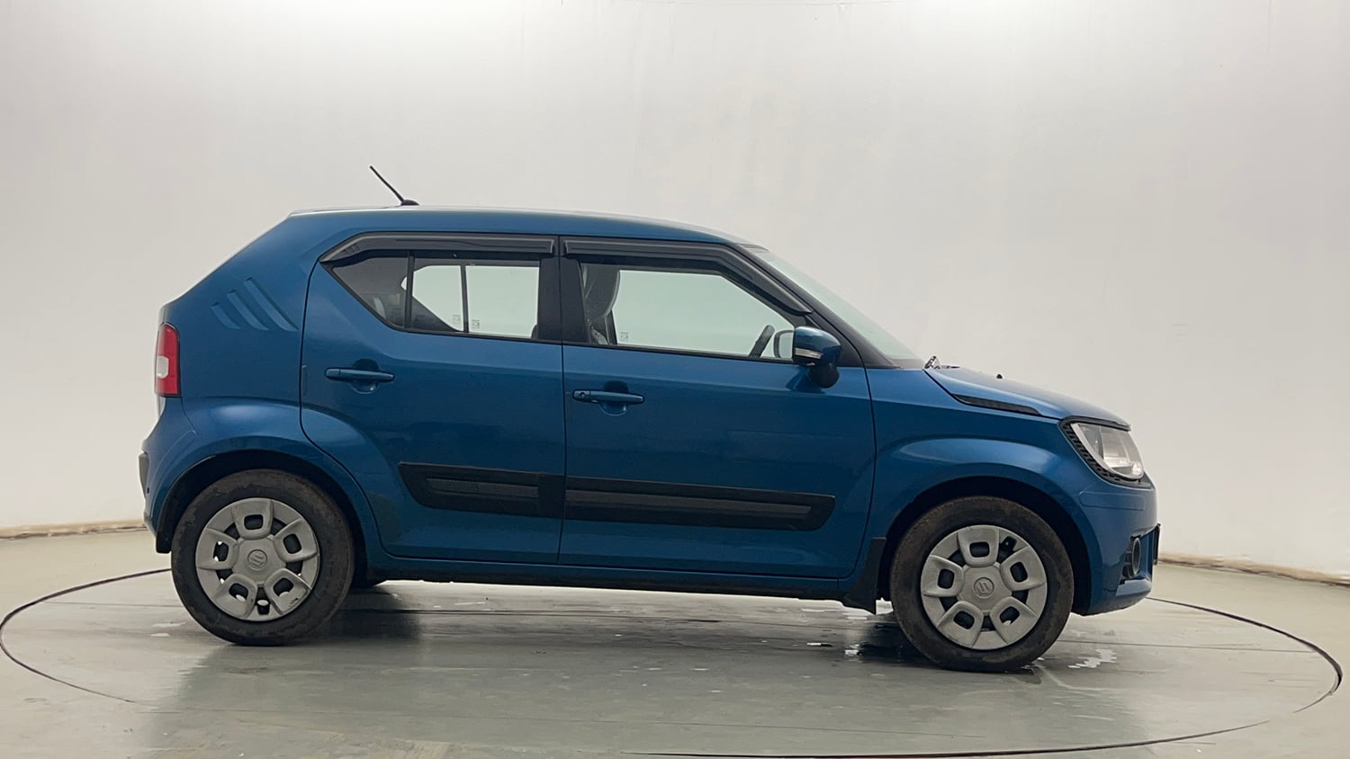 Used 2017 Maruti Suzuki Ignis Delta 1.2 MT Petrol Manual exterior RIGHT SIDE VIEW