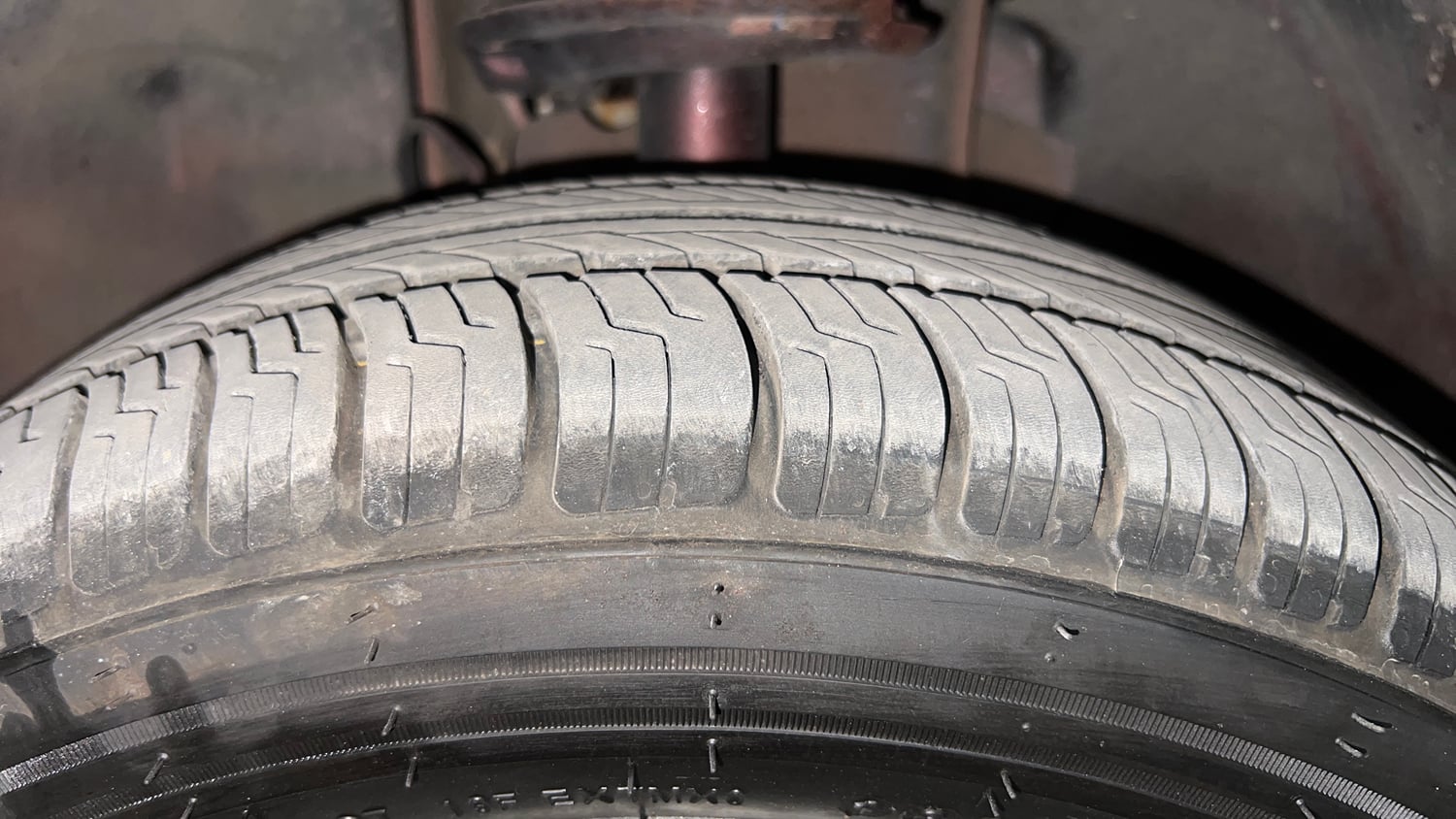 Used 2018 Tata Tiago Revotron XZ Petrol Manual tyres LEFT FRONT TYRE TREAD VIEW
