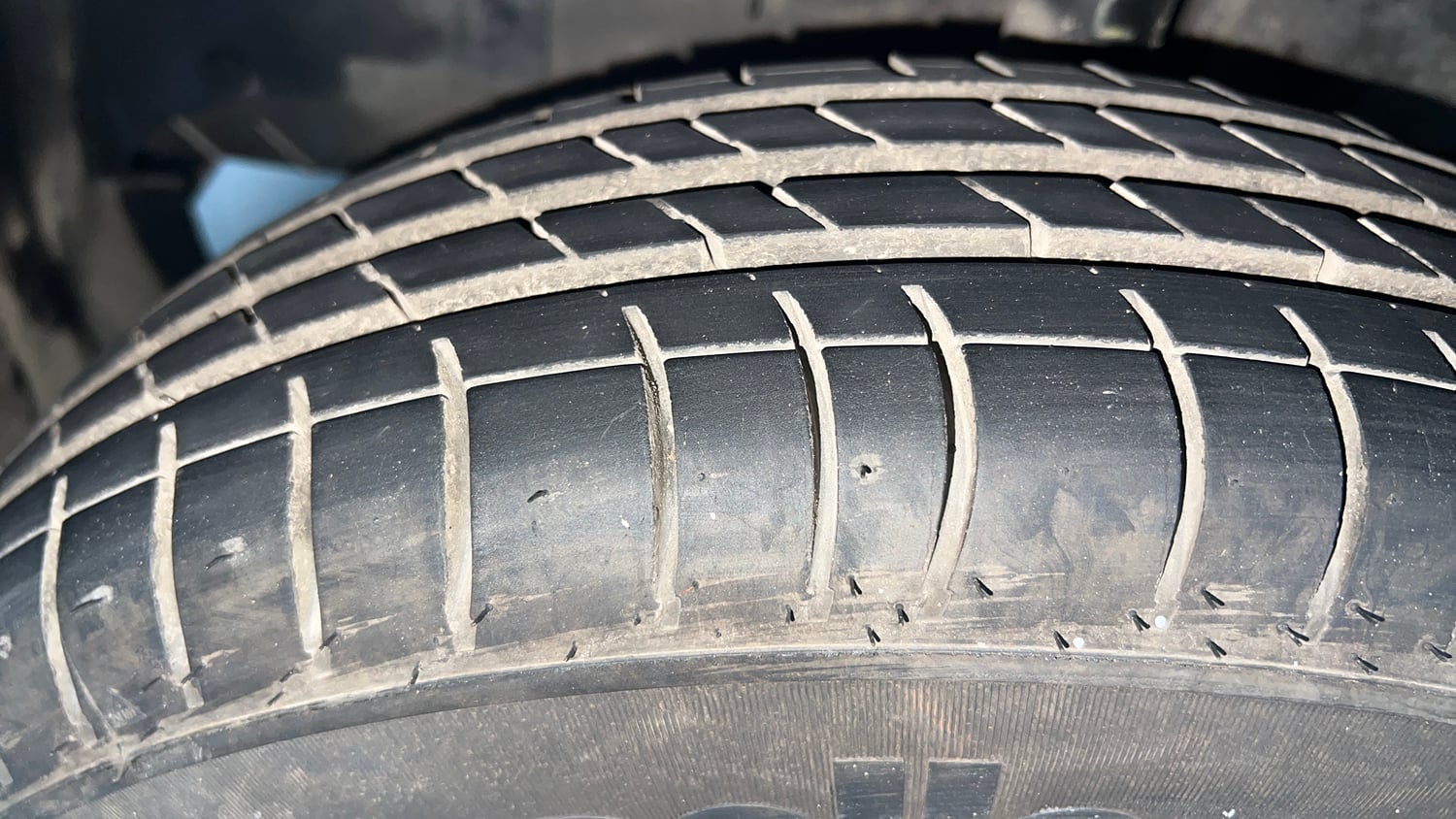 Used 2016 Renault Kwid RXT Petrol Manual tyres LEFT FRONT TYRE TREAD VIEW