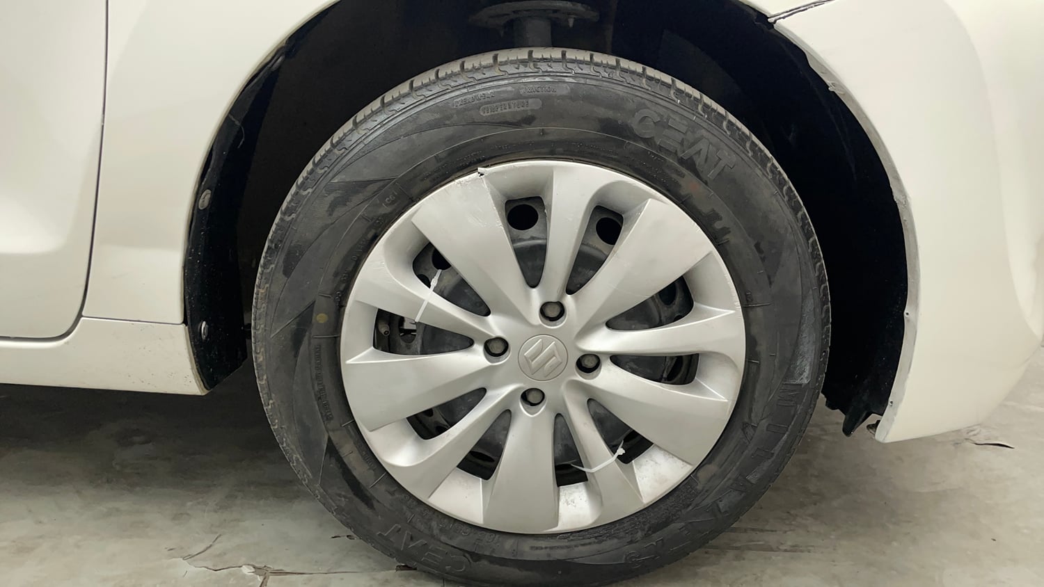 Used 2017 Maruti Suzuki Baleno Delta 1.2 Petrol Manual tyres RIGHT FRONT TYRE RIM VIEW