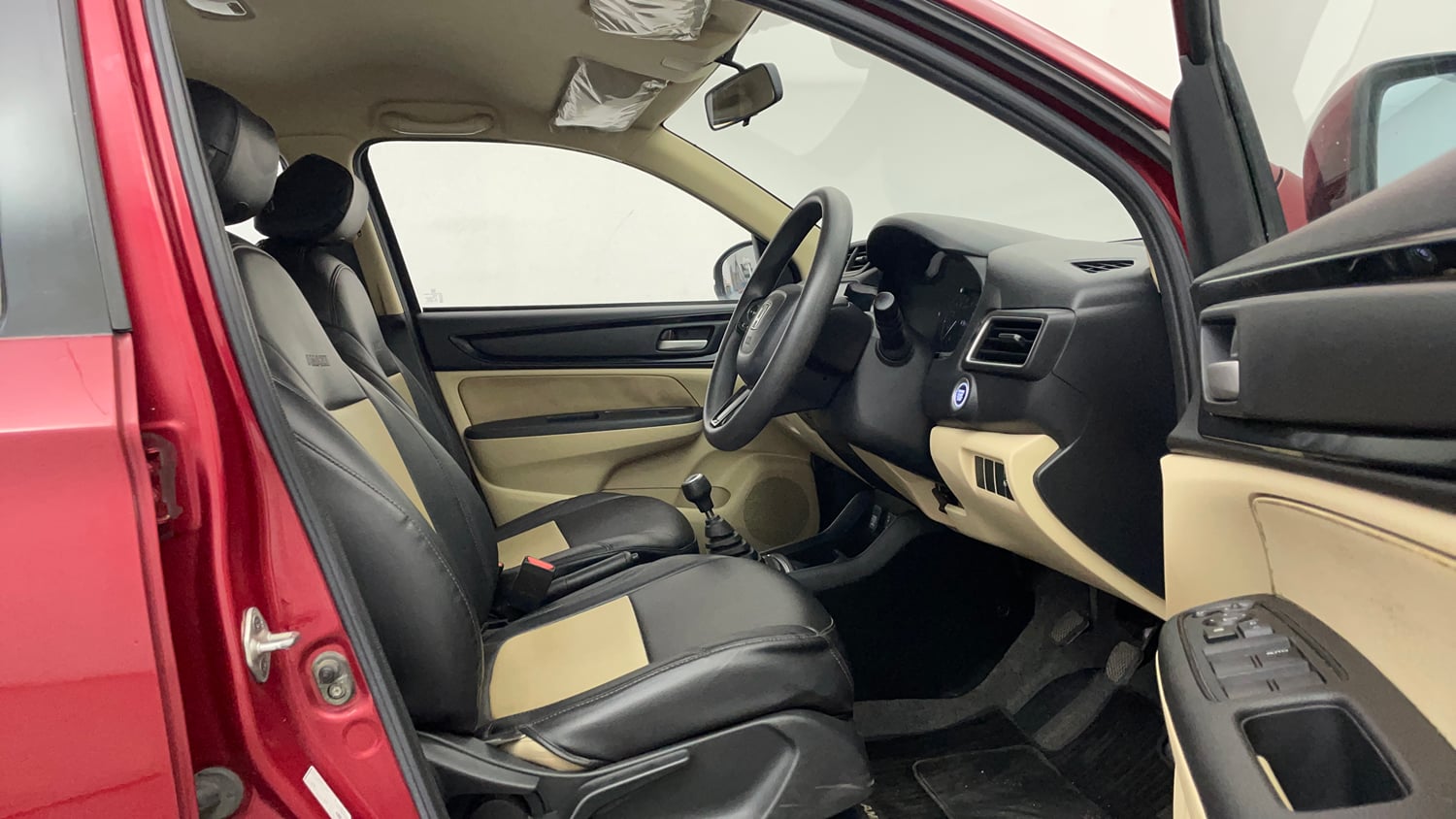 Used 2018 Honda Amaze 1.2 VX MT Petrol Petrol Manual interior RIGHT SIDE FRONT DOOR CABIN VIEW