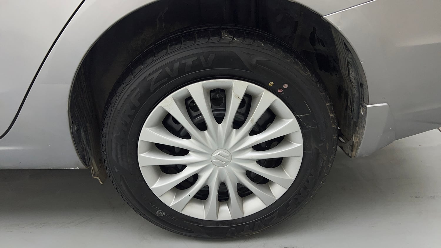 Used 2019 Maruti Suzuki Ciaz Sigma Hybrid 1.5 Petrol Manual tyres LEFT REAR TYRE RIM VIEW
