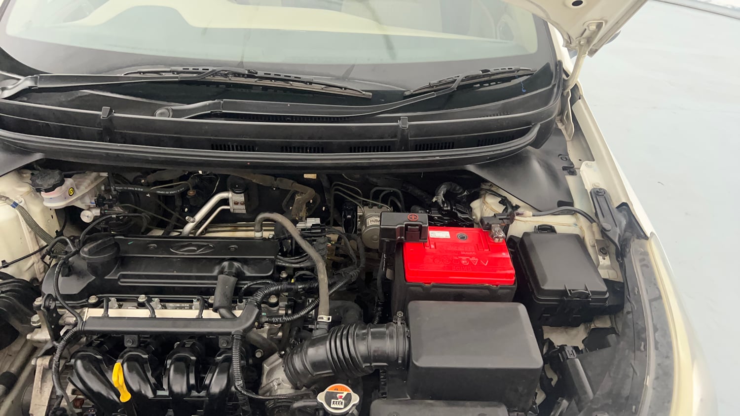 Used 2016 Hyundai Elite i20 Asta 1.2 Petrol Manual engine ENGINE LEFT SIDE HINGE & APRON VIEW