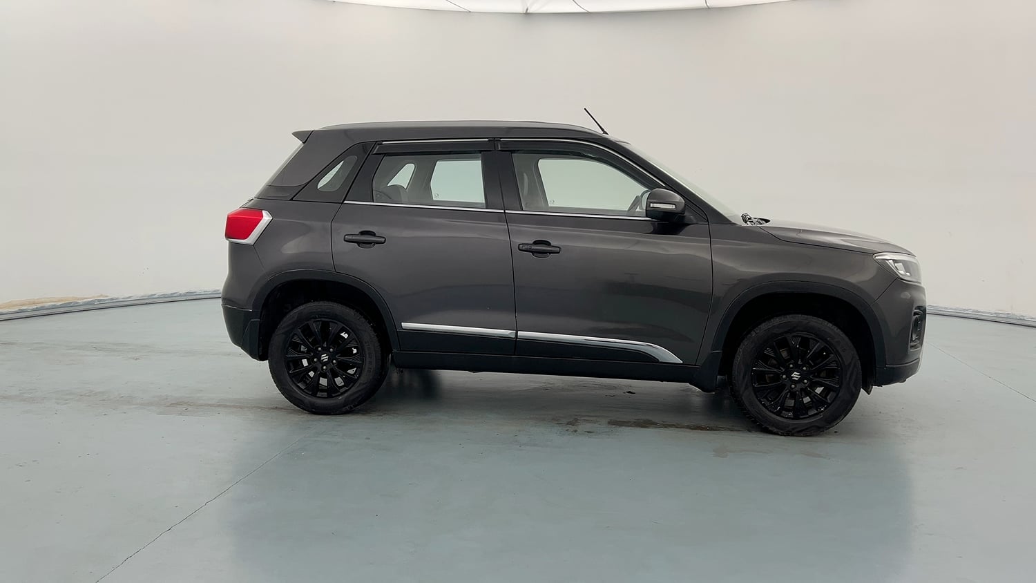 Used 2022 maruti-suzuki Vitara Brezza ZXi Petrol Manual exterior RIGHT SIDE VIEW