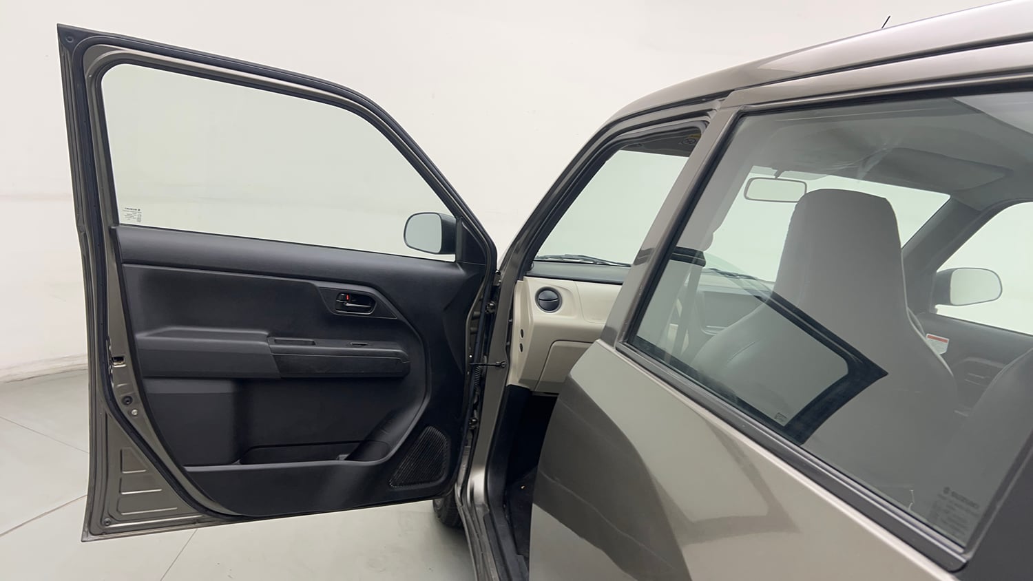 Used 2022 Maruti Suzuki Wagon R LXi (O) 1.0 CNG Cng Manual interior LEFT FRONT DOOR OPEN VIEW