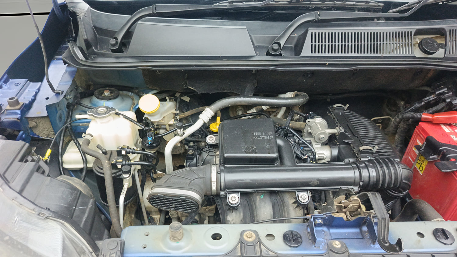 Used 2020 Renault Triber RXZ Petrol Manual engine ENGINE RIGHT SIDE VIEW