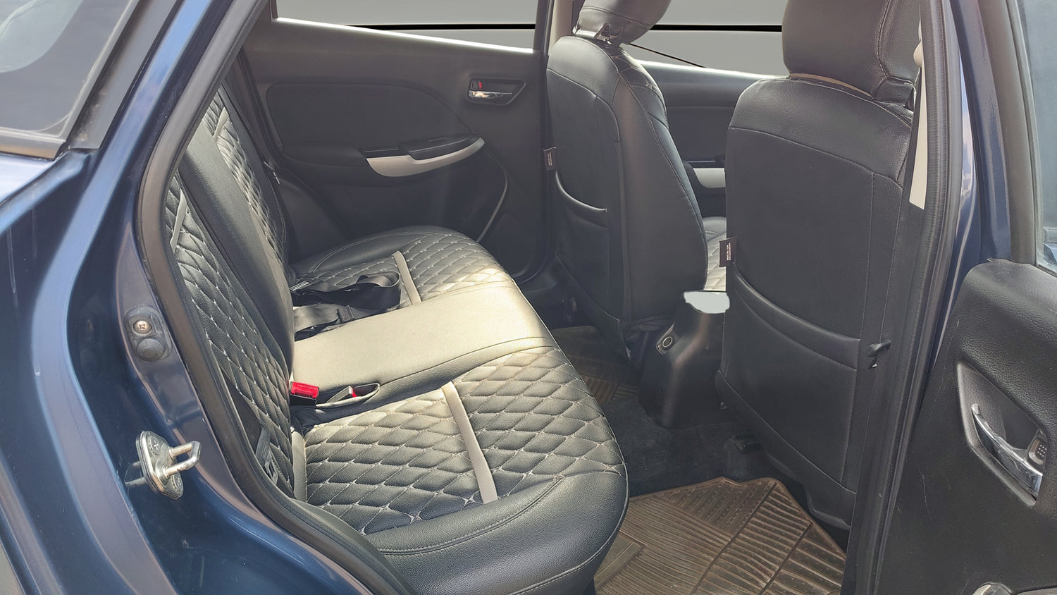 Used 2018 Maruti Suzuki Baleno Delta 1.2 Petrol Manual interior RIGHT SIDE REAR DOOR CABIN VIEW