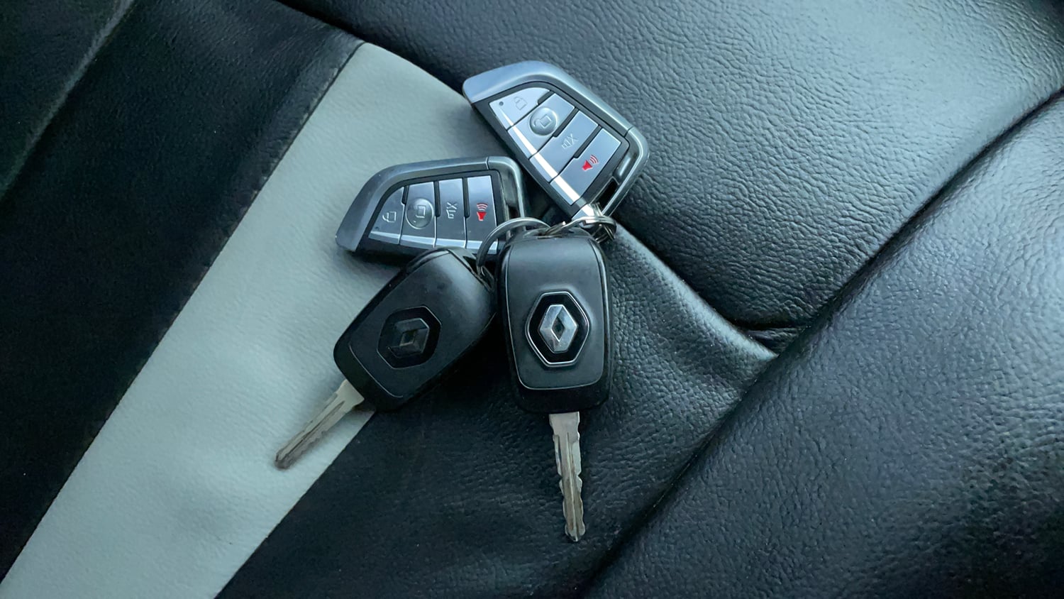 Used 2022 Renault Kiger RXE MT Petrol Manual extra CAR KEY VIEW