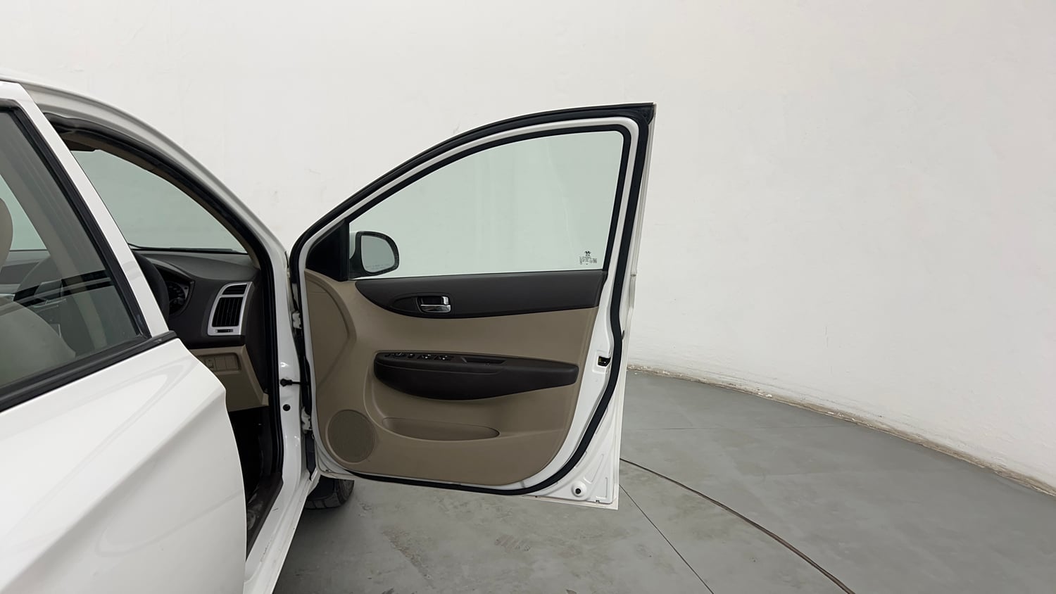 Used 2012 Hyundai i20 Sportz 1.2 BS-IV Petrol Manual interior RIGHT FRONT DOOR OPEN VIEW