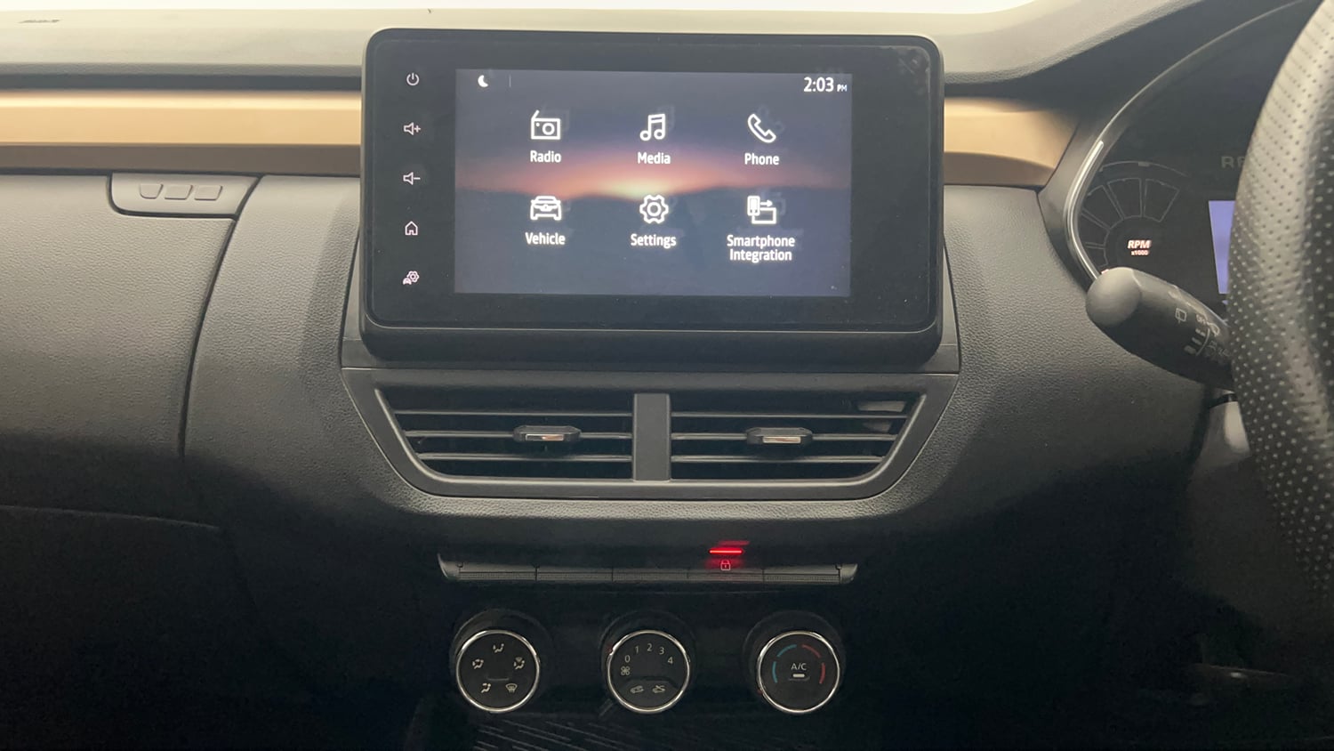 Used 2022 Renault Kiger RXT MT Petrol Manual interior MUSIC SYSTEM & AC CONTROL VIEW