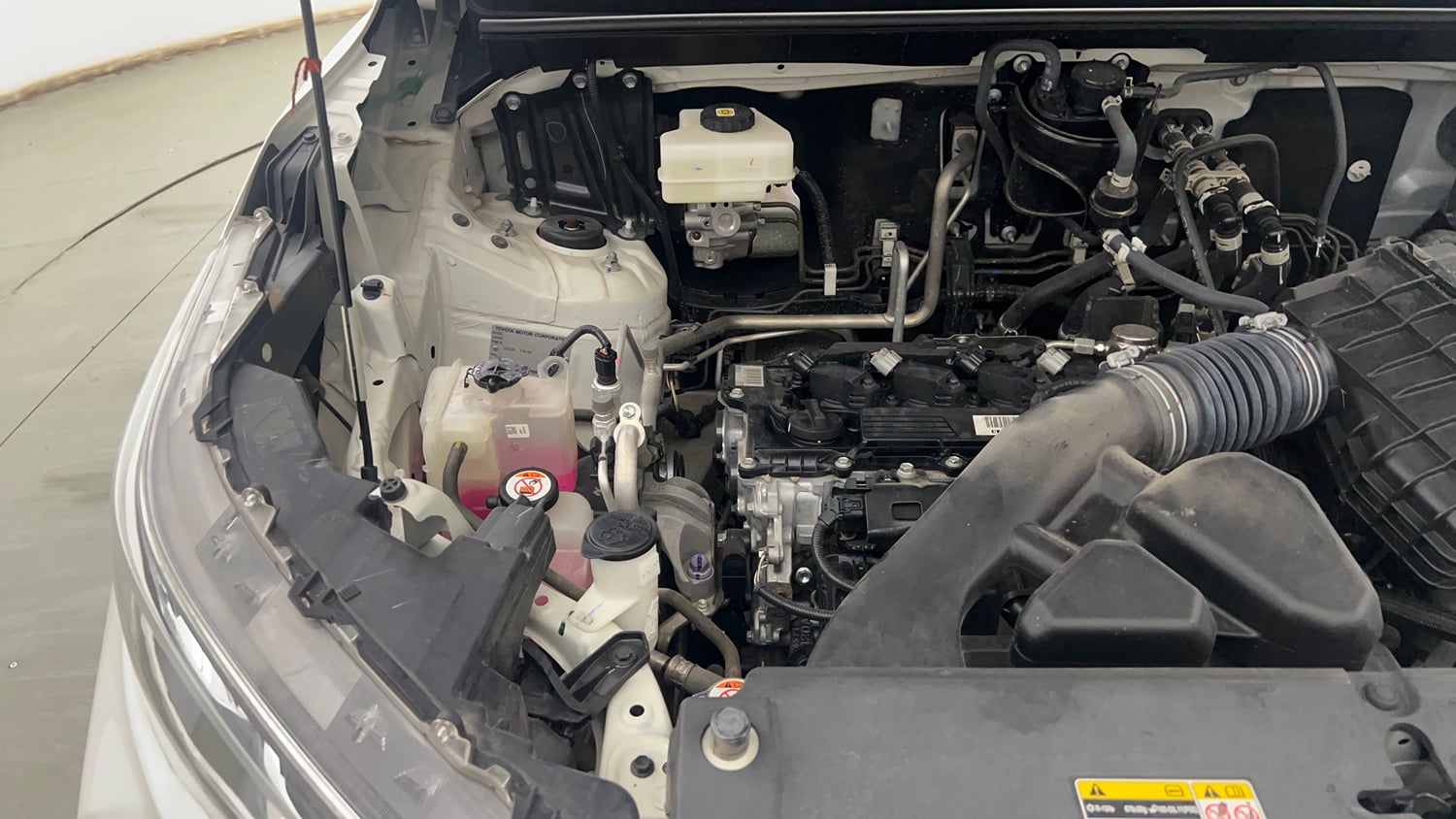 Used 2024 Toyota Innova Hycross ZX Hybrid 7 STR Hybrid Automatic engine ENGINE RIGHT SIDE VIEW